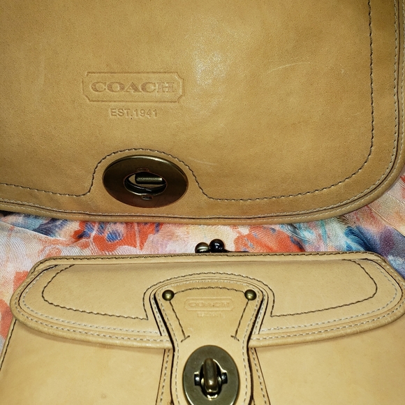 PRICE FIRM COACH LEGACY BAG & WALLET LEATHER SET. - Picture 2 of 16